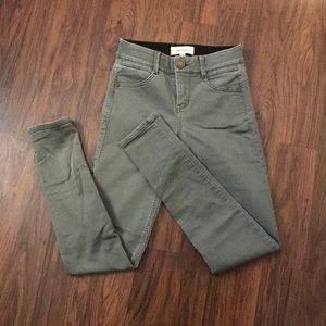 🏷🛍Rewind olive green jeans 0/24